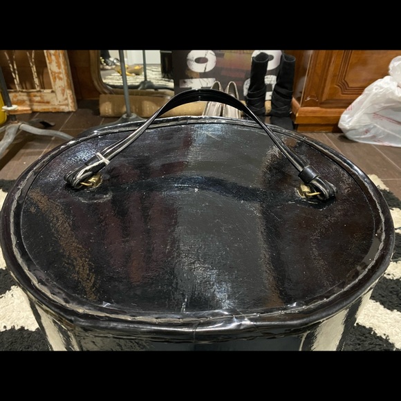 SOLD Vintage Black 1960’s Wig Box - Picture 5 of 10